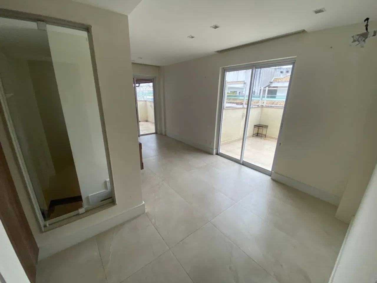 Apartamento mobiliado com 4 dormitórios e varanda — photo 18