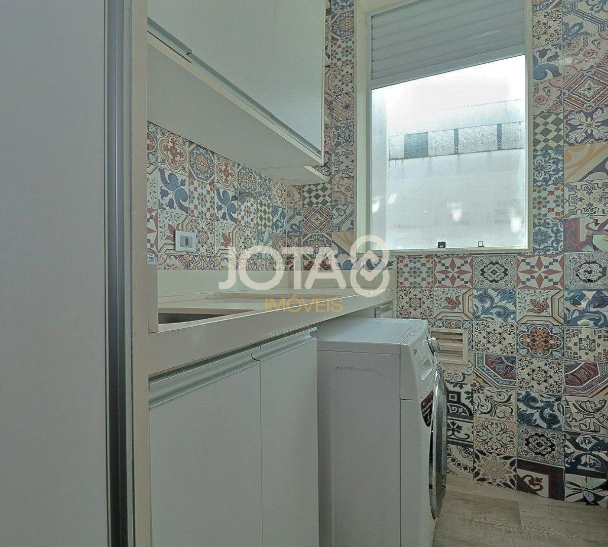 2-bedroom apartment in a building with a gym — photo 29