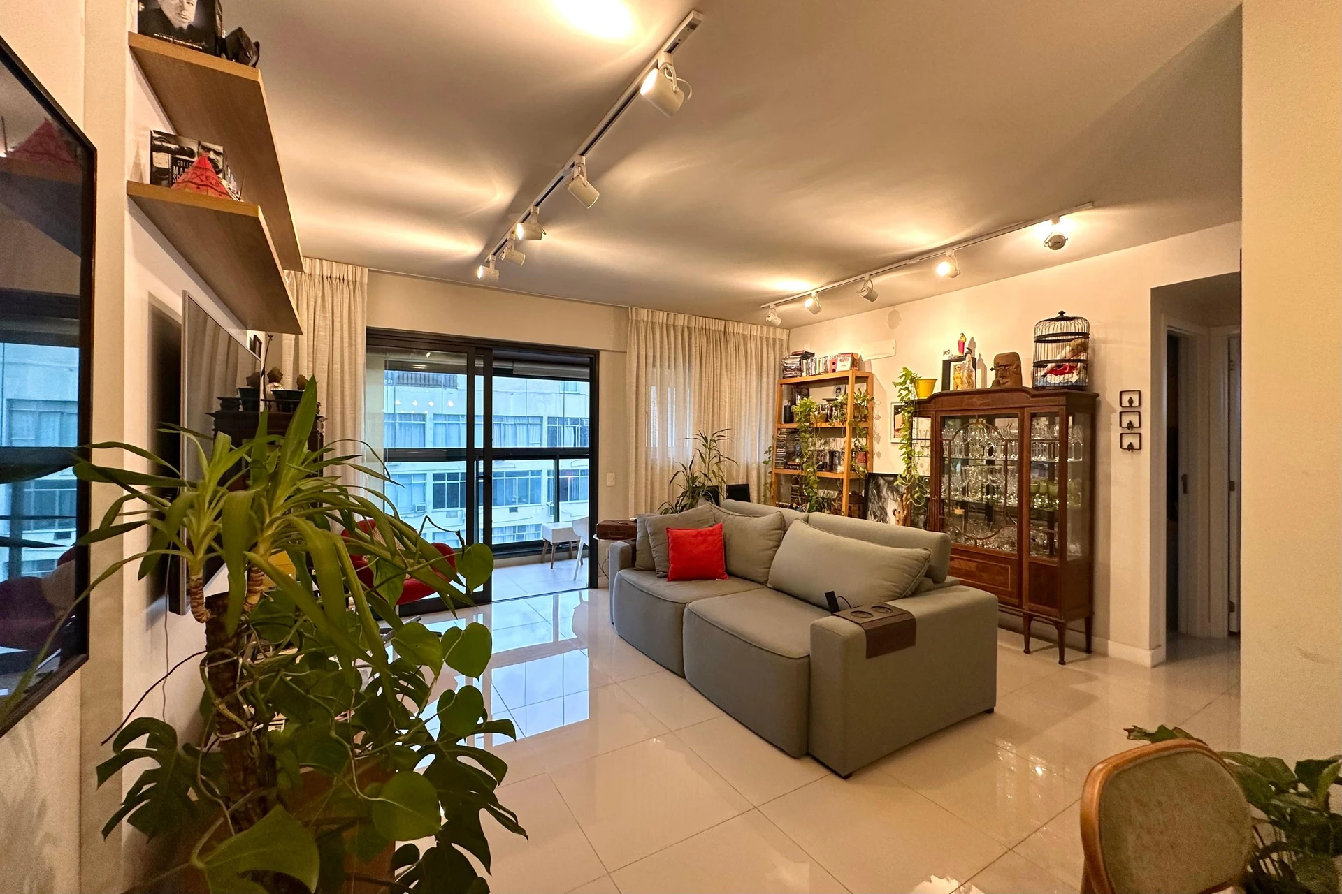 2-bedroom apartment with floor-to-ceiling windows — photo 16