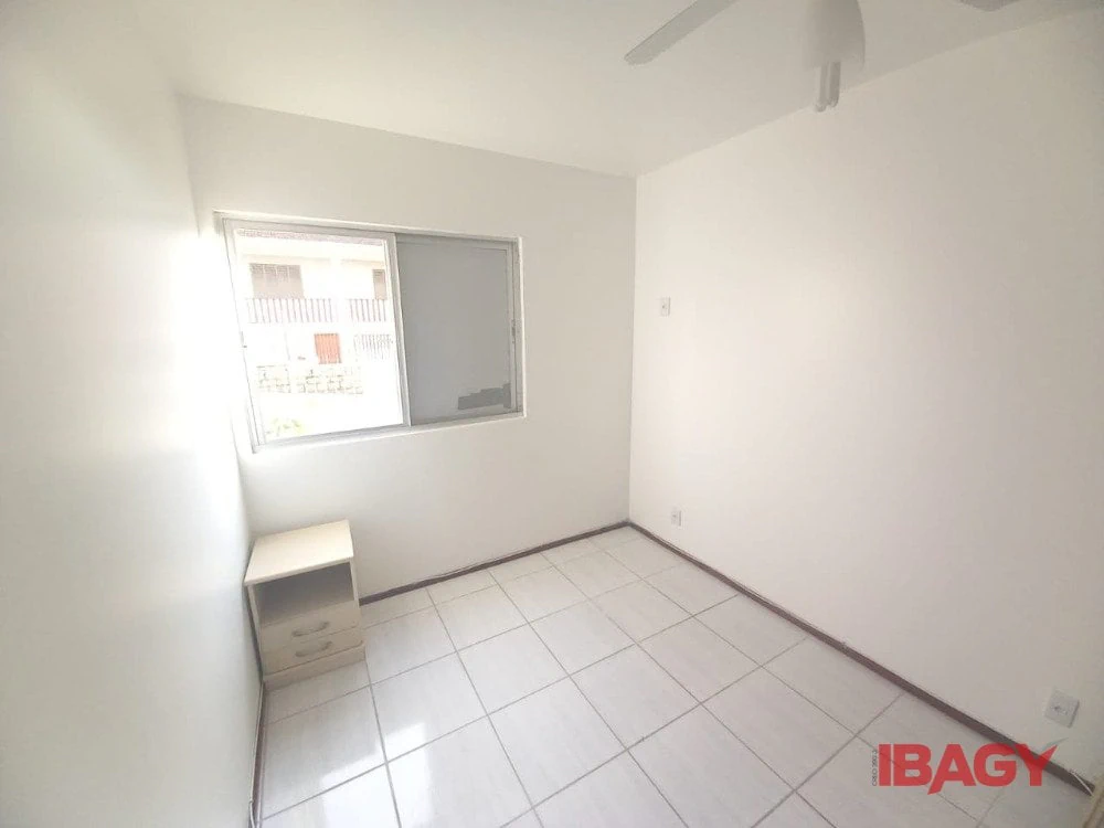 Furnished 82 m² apartment with 2 bedrooms — photo 3