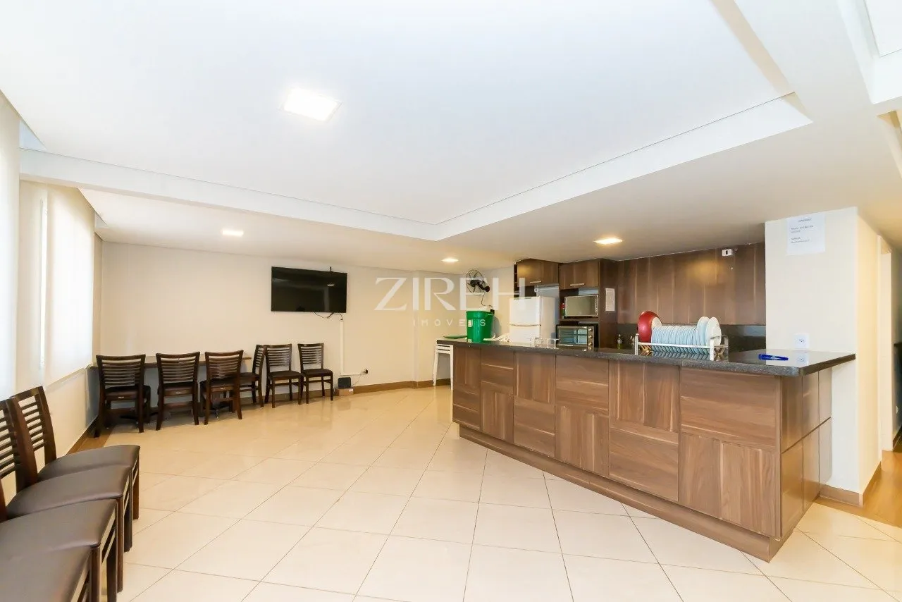 3-bedroom apartment in a building with a gym — photo 22