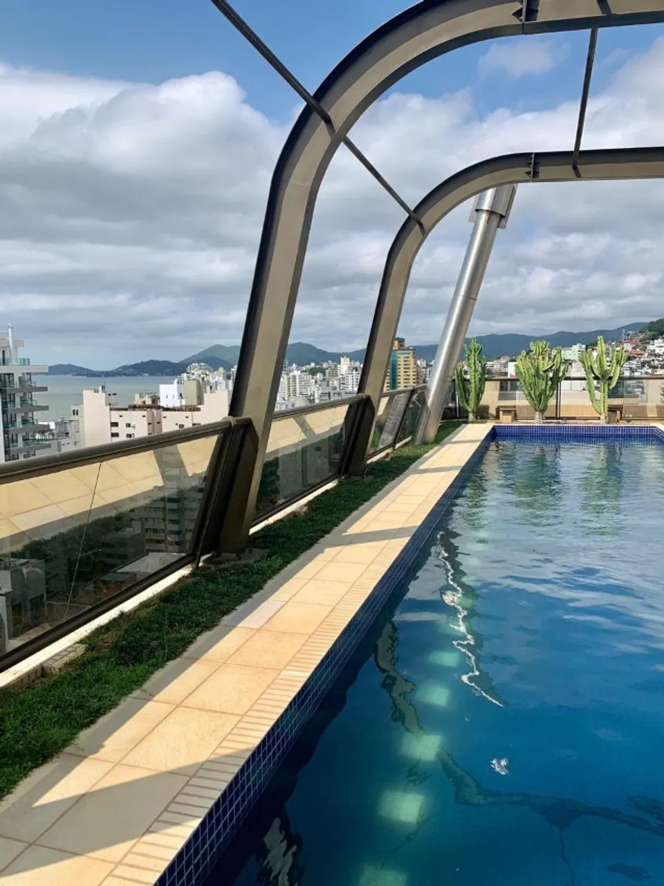 Furnished apartment, 50 m², with a water view — photo 10