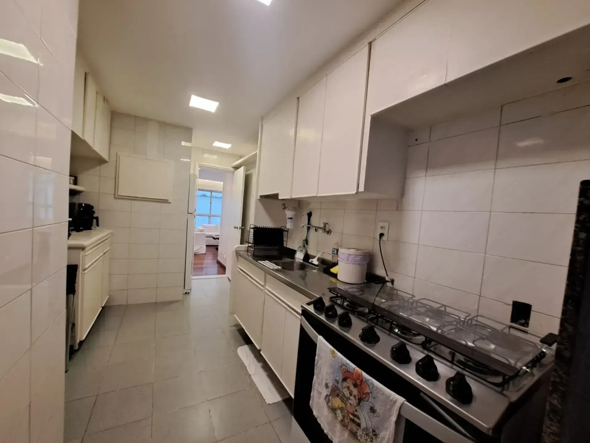 Furnished apartment with 4 bedrooms and 4 bathrooms — photo 7