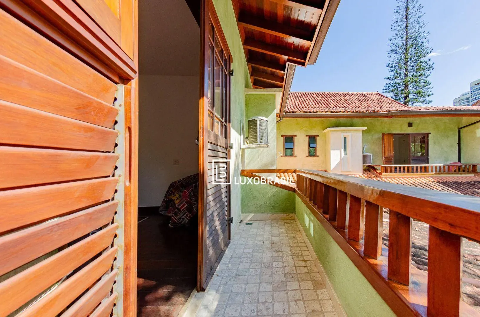 Furnished house with 6 en-suite bedrooms and 9 parking — photo 25
