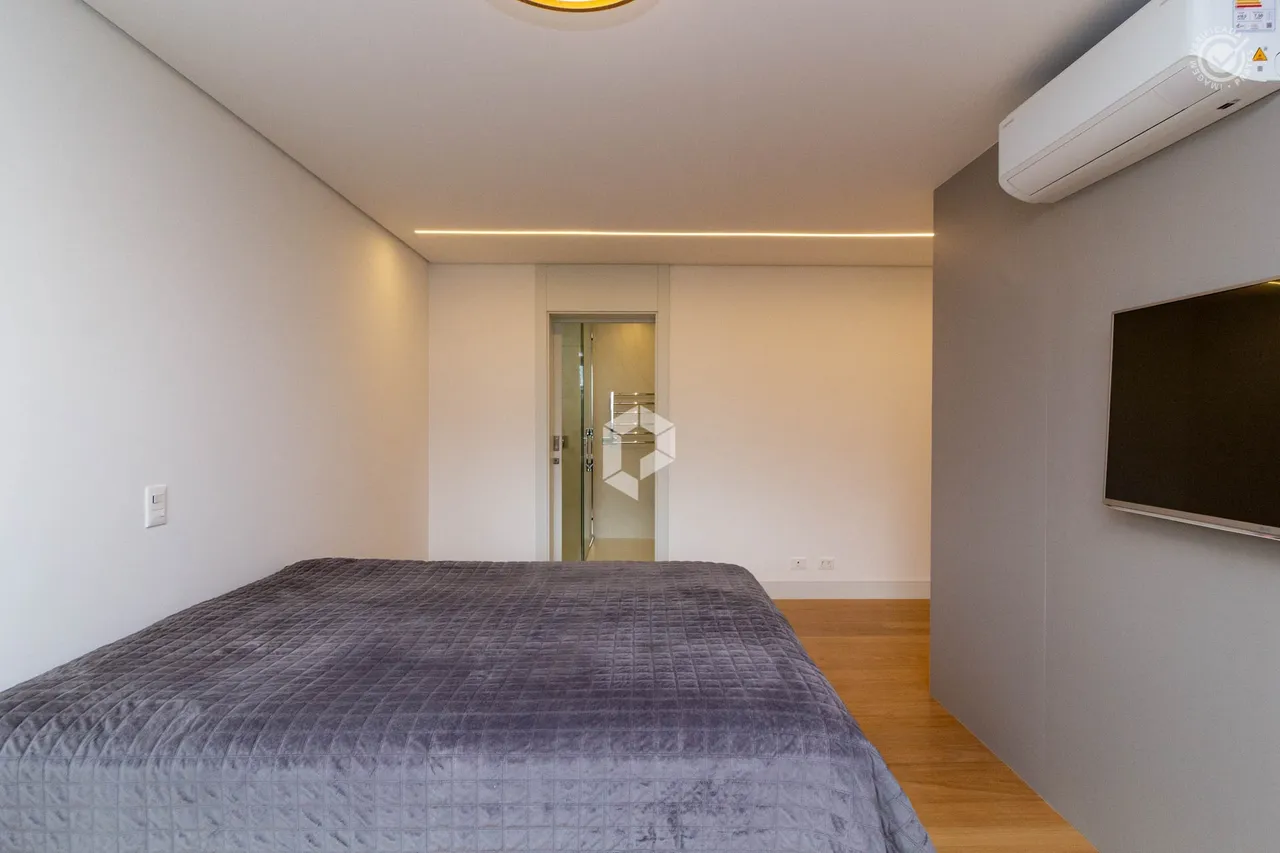 3-bedroom apartment with 3 en-suite bathrooms and 245 m² — photo 12