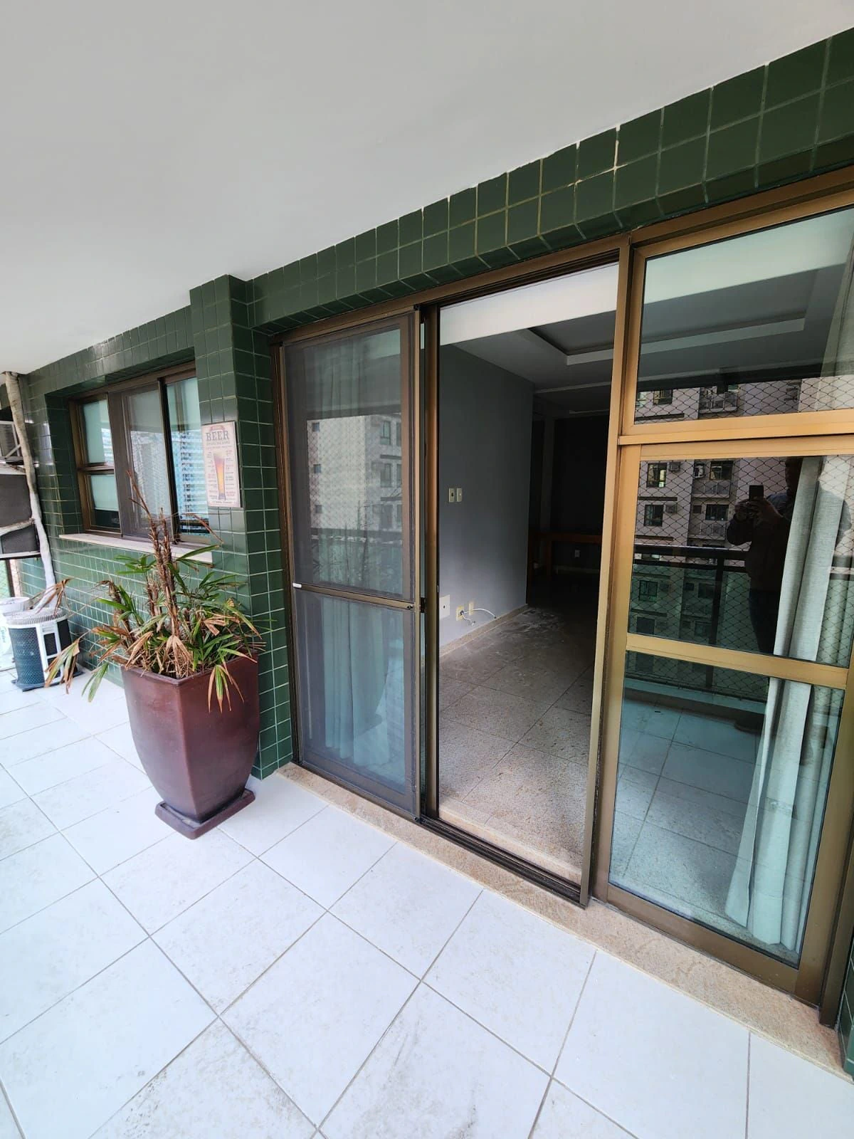 110 m² apartment with an open-plan kitchen and balcony — photo 13