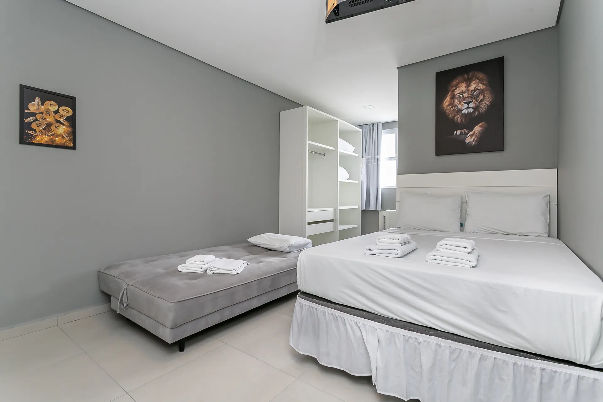 35 m² studio with elevator and shared laundry — photo 4