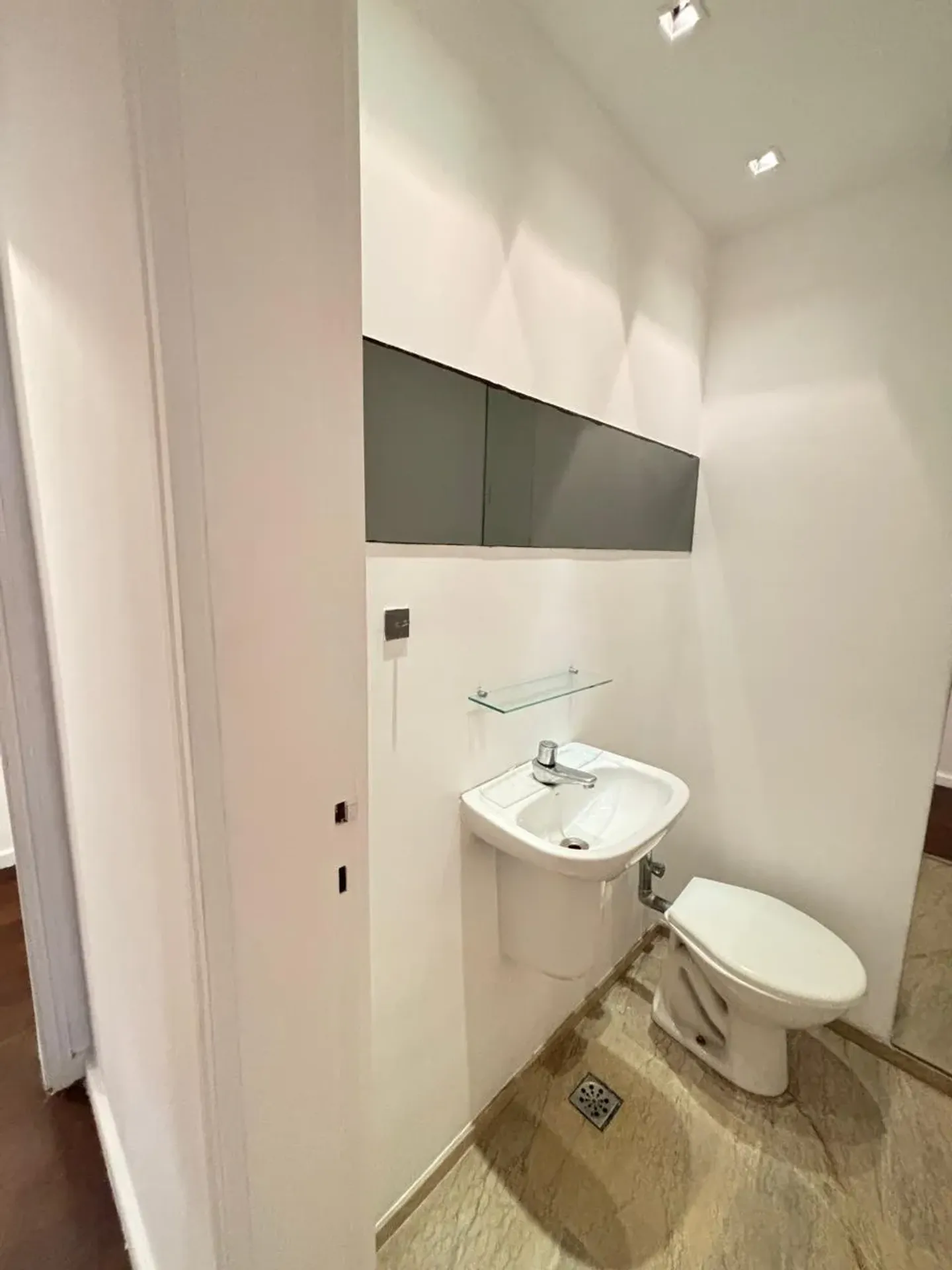 Apartment on the 3rd floor with a walk-in closet — photo 15