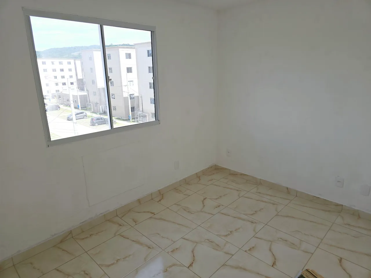 2-bedroom apartment with gas stove and glass shower — photo 8