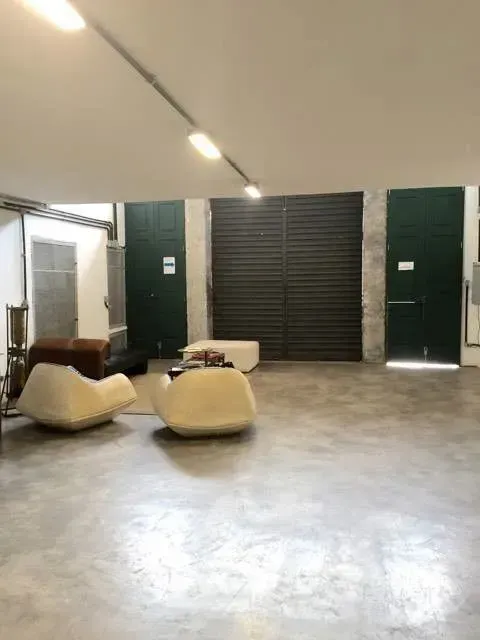 Unfurnished house with 5 bedrooms and 4 bathrooms — photo 3