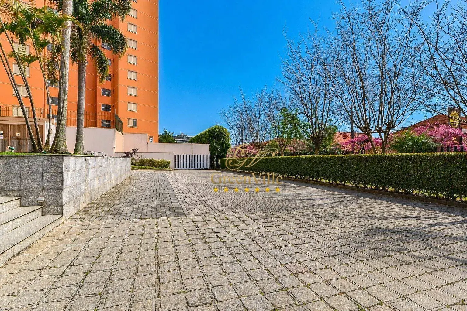 264 m² apartment with 4 bedrooms and 2 suites — photo 37