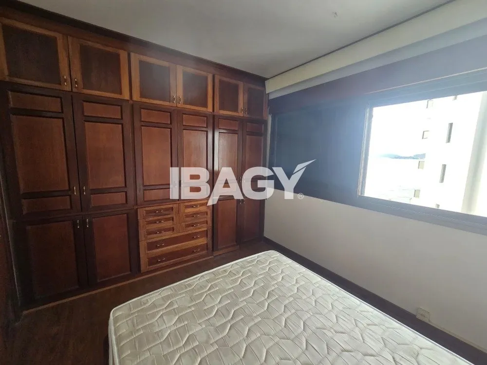 Furnished 512 m² apartment with a enclosed balcony — photo 19