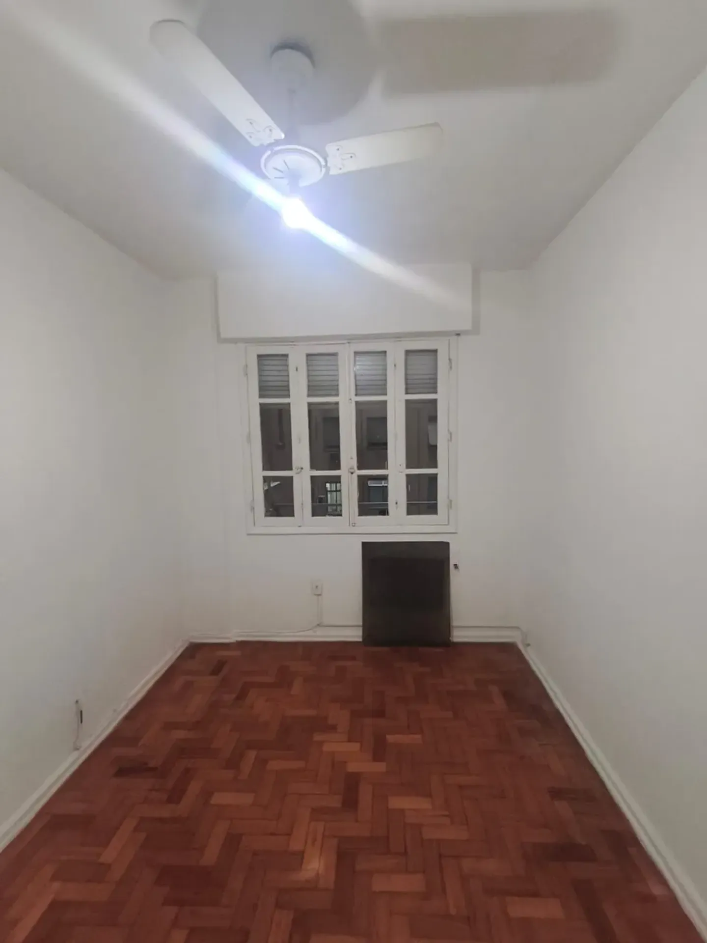 Деревянный пол или ламинат и 1 спальня: квартира 35 м² — photo 9
