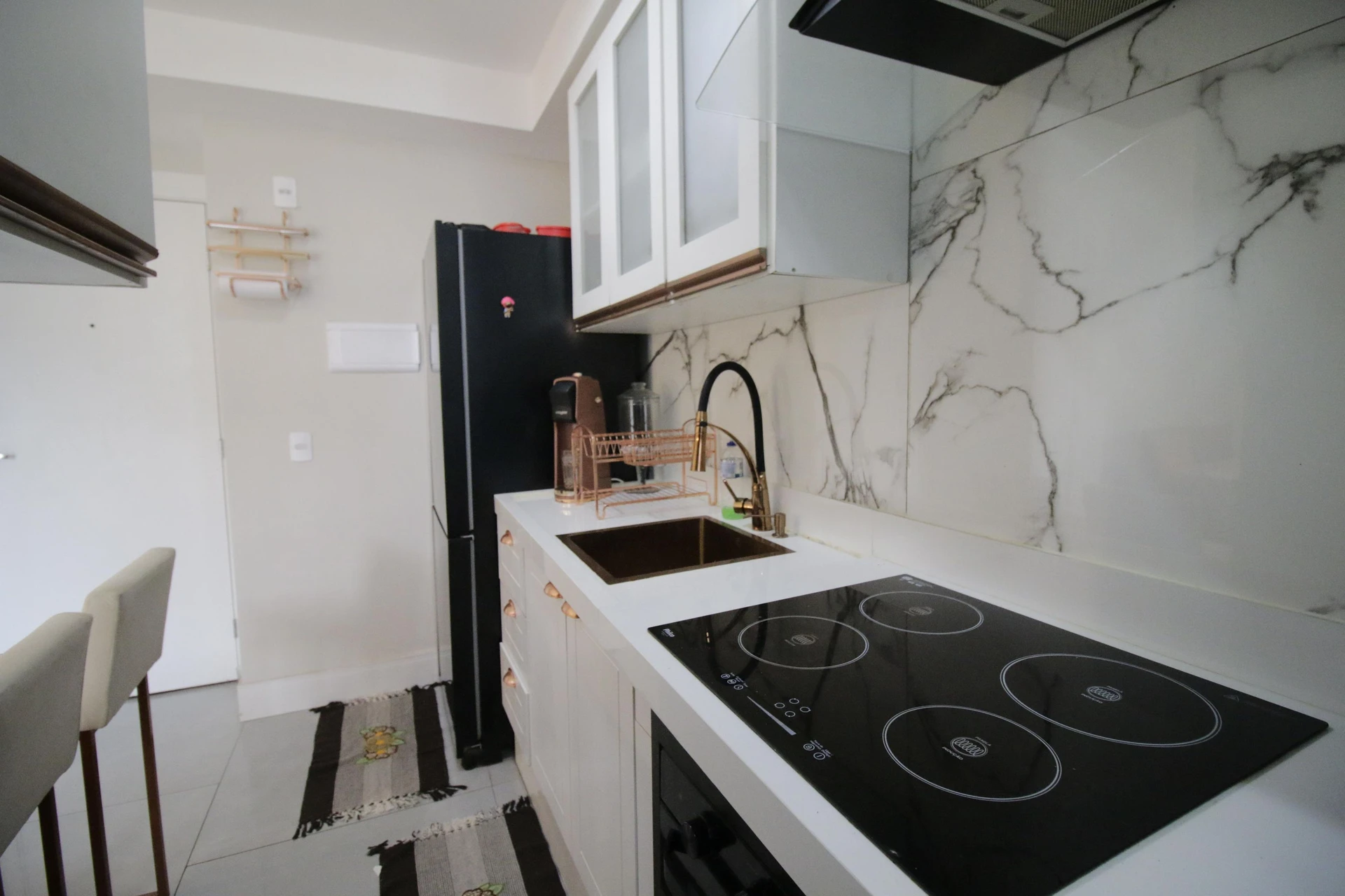 Apartamento mobiliado com 2 quartos e varanda — photo 12
