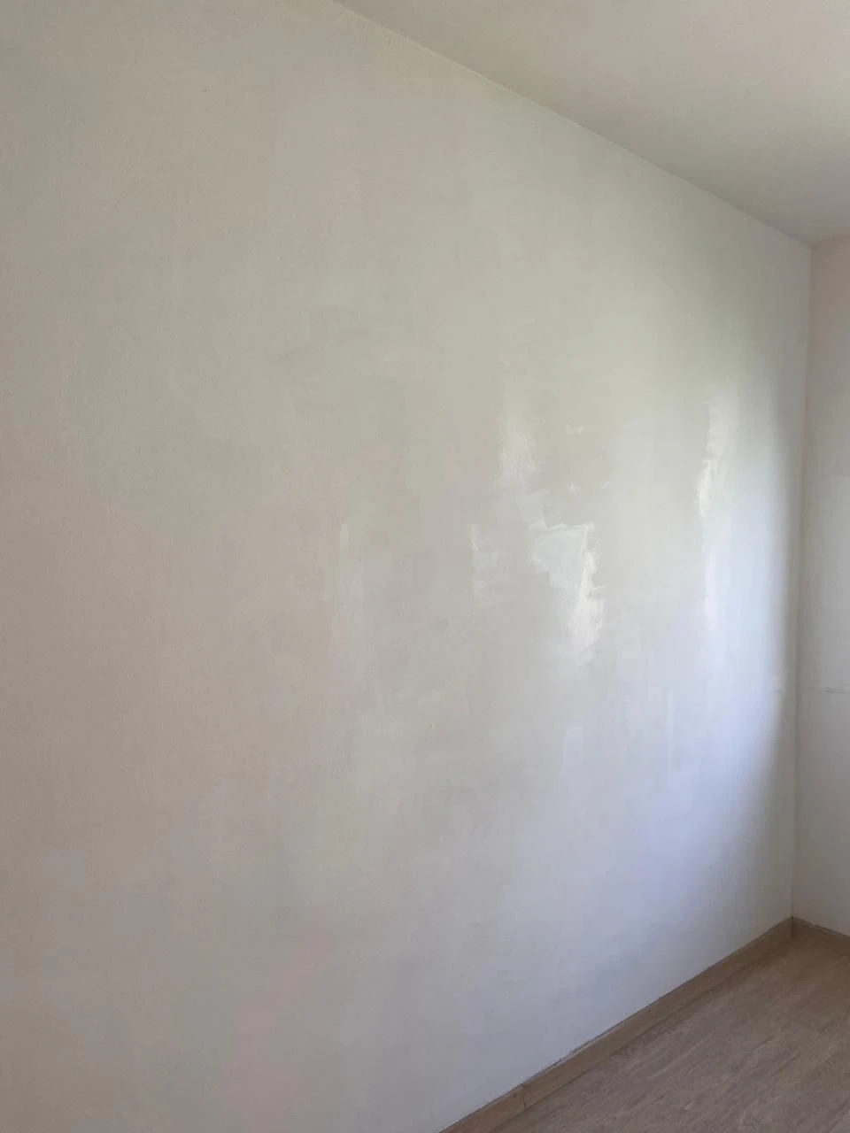 Unfurnished 2-bedroom apartment with a separate kitchen — photo 25
