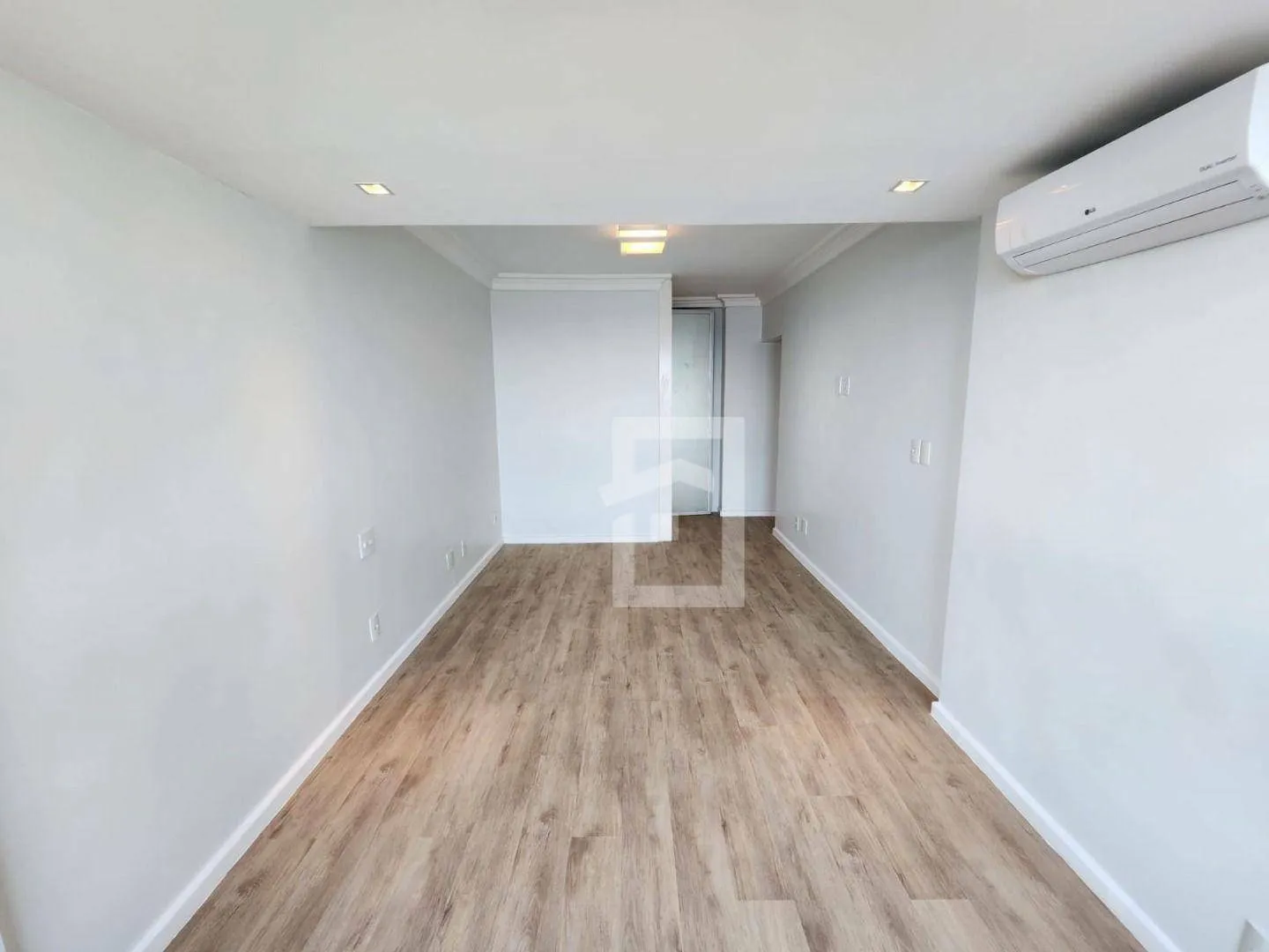 4-bedroom apartment with enclosed balcony and private garden — photo 43
