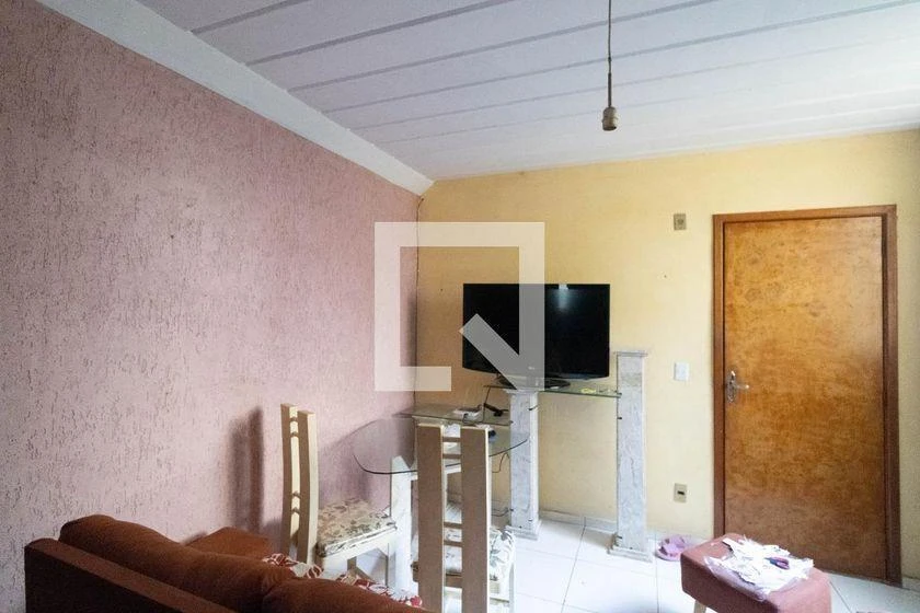 2-bedroom apartment in a building with a gym — photo 9