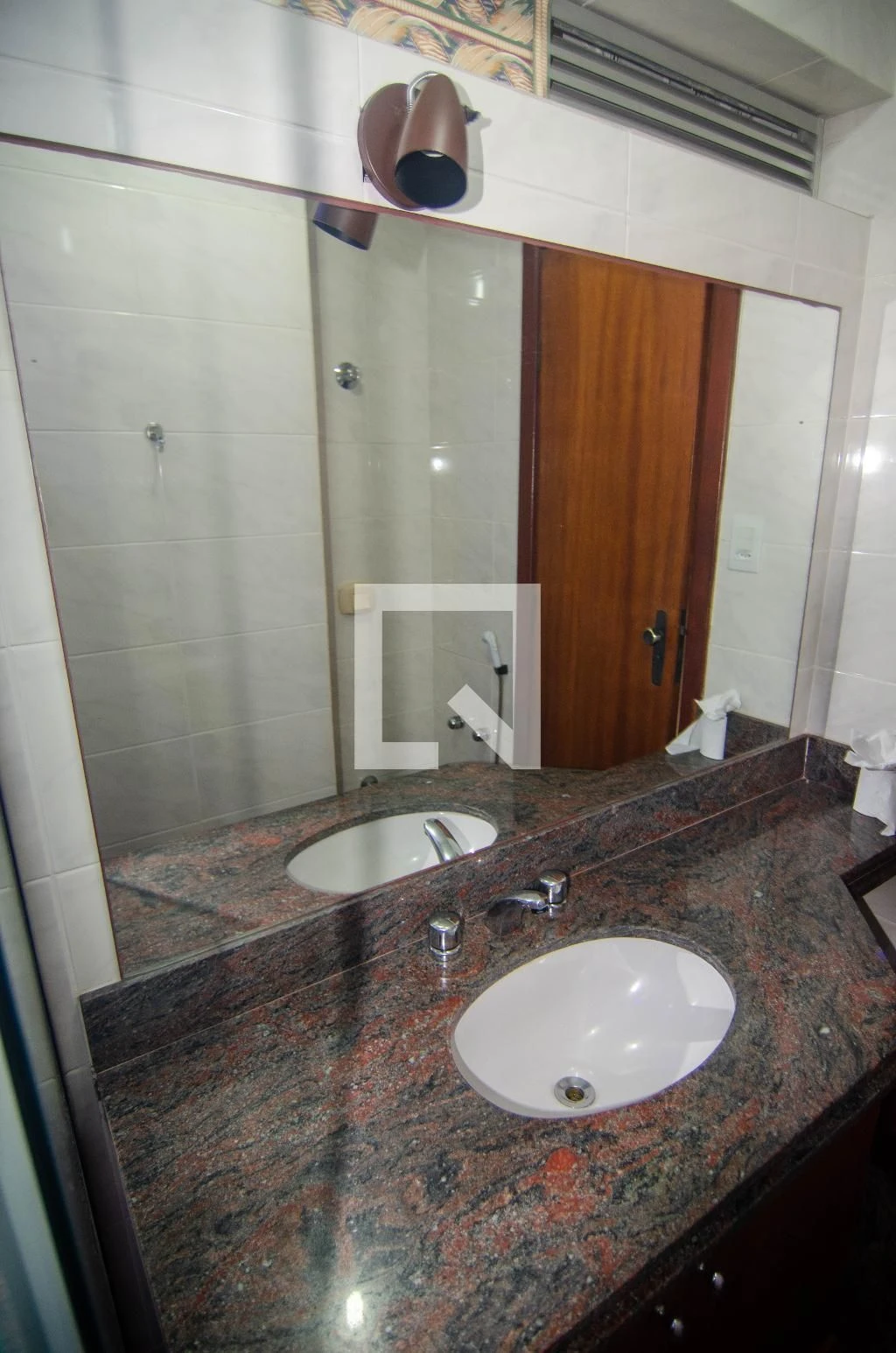 Apartamento sem mobília com 4 quartos e 4 banheiros — photo 58