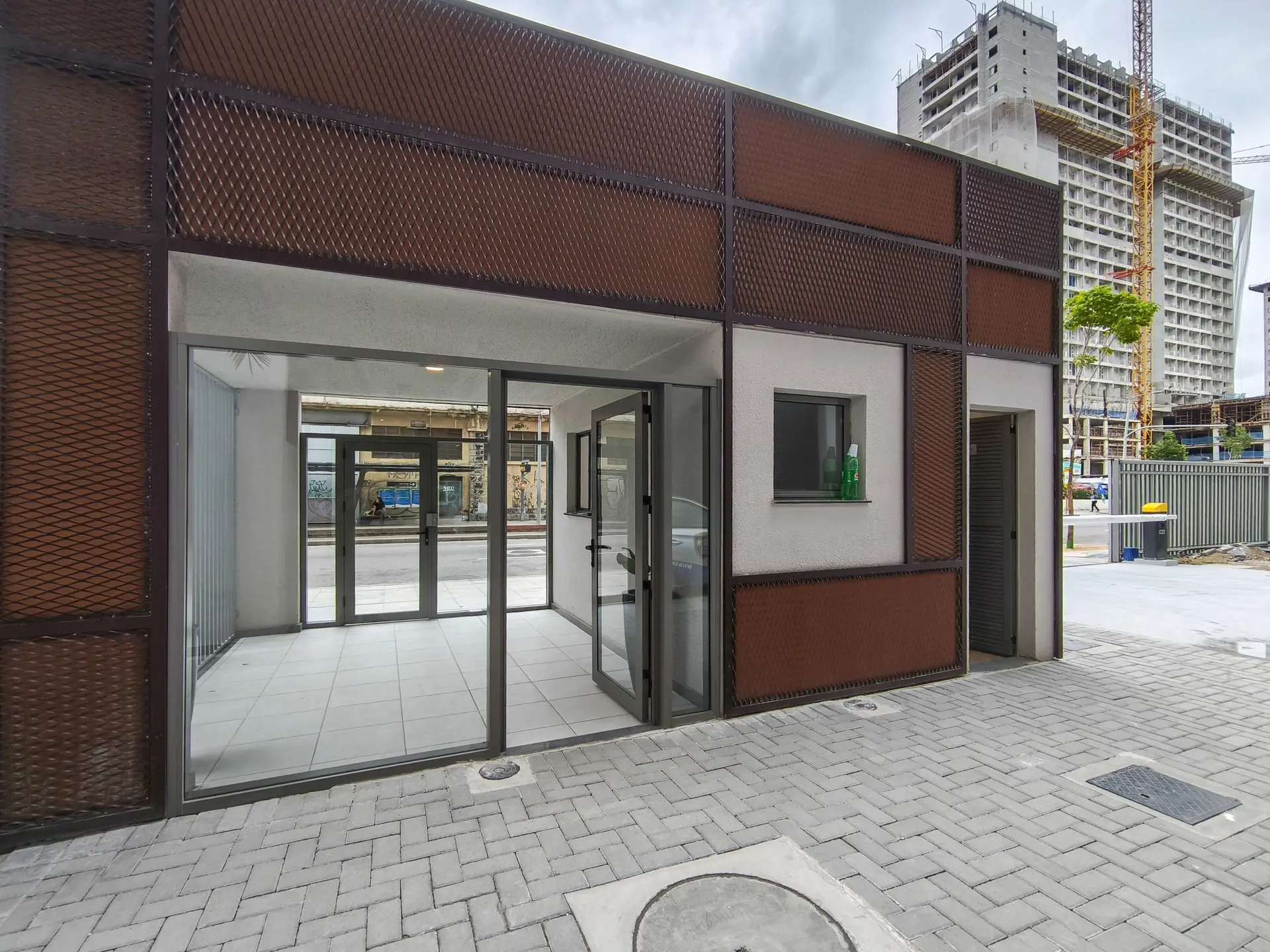 2-bedroom apartment in a building with a sauna — photo 39