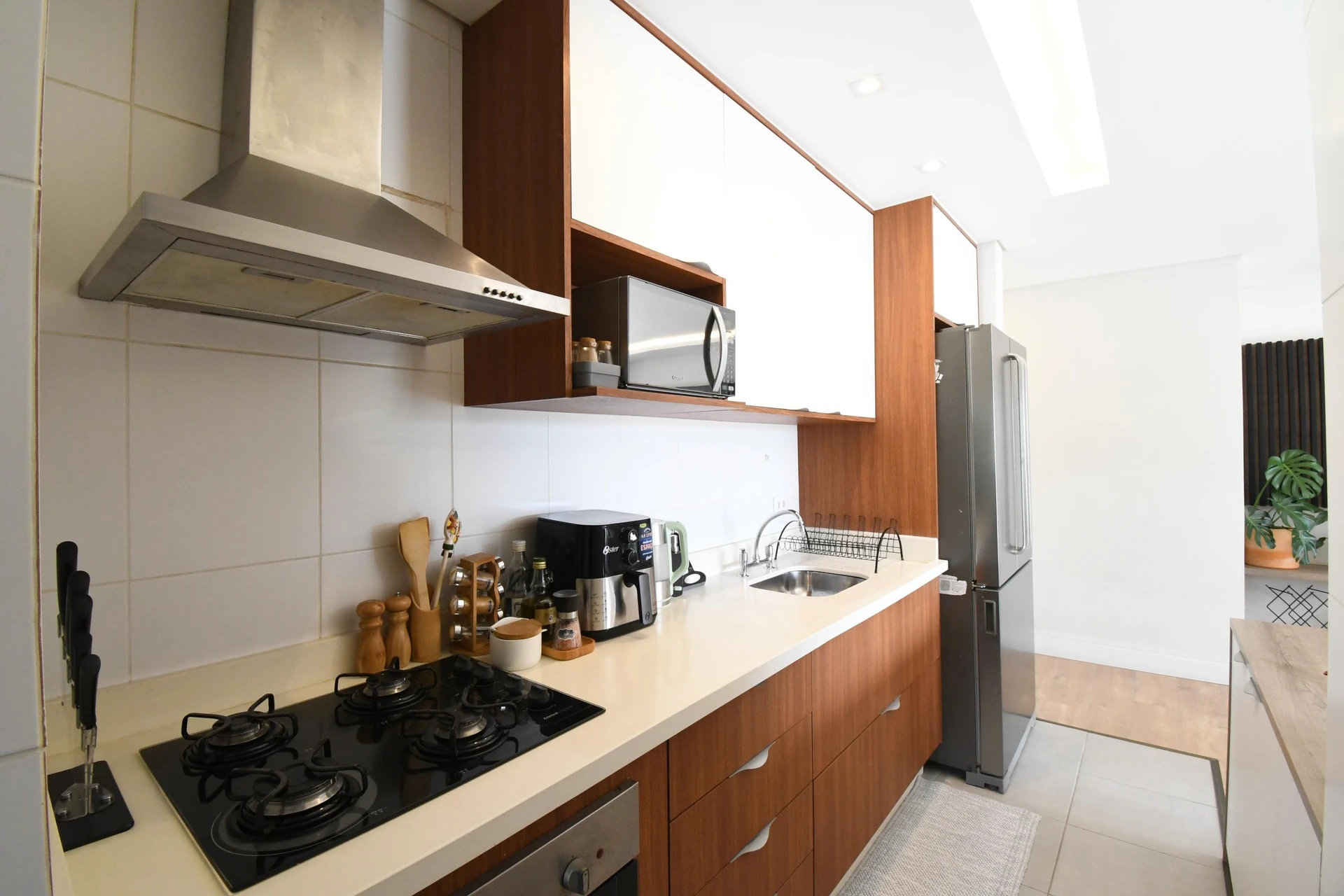 3-bedroom apartment in a building with a gym — photo 24