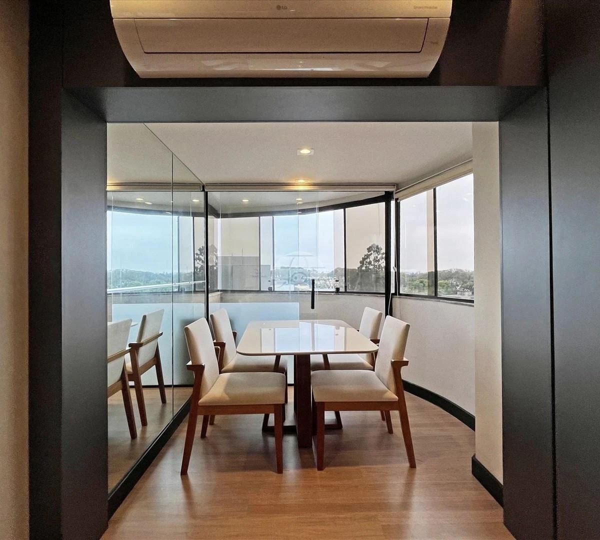 Furnished apartment, 108 m², with a grill on the balcony — photo 5