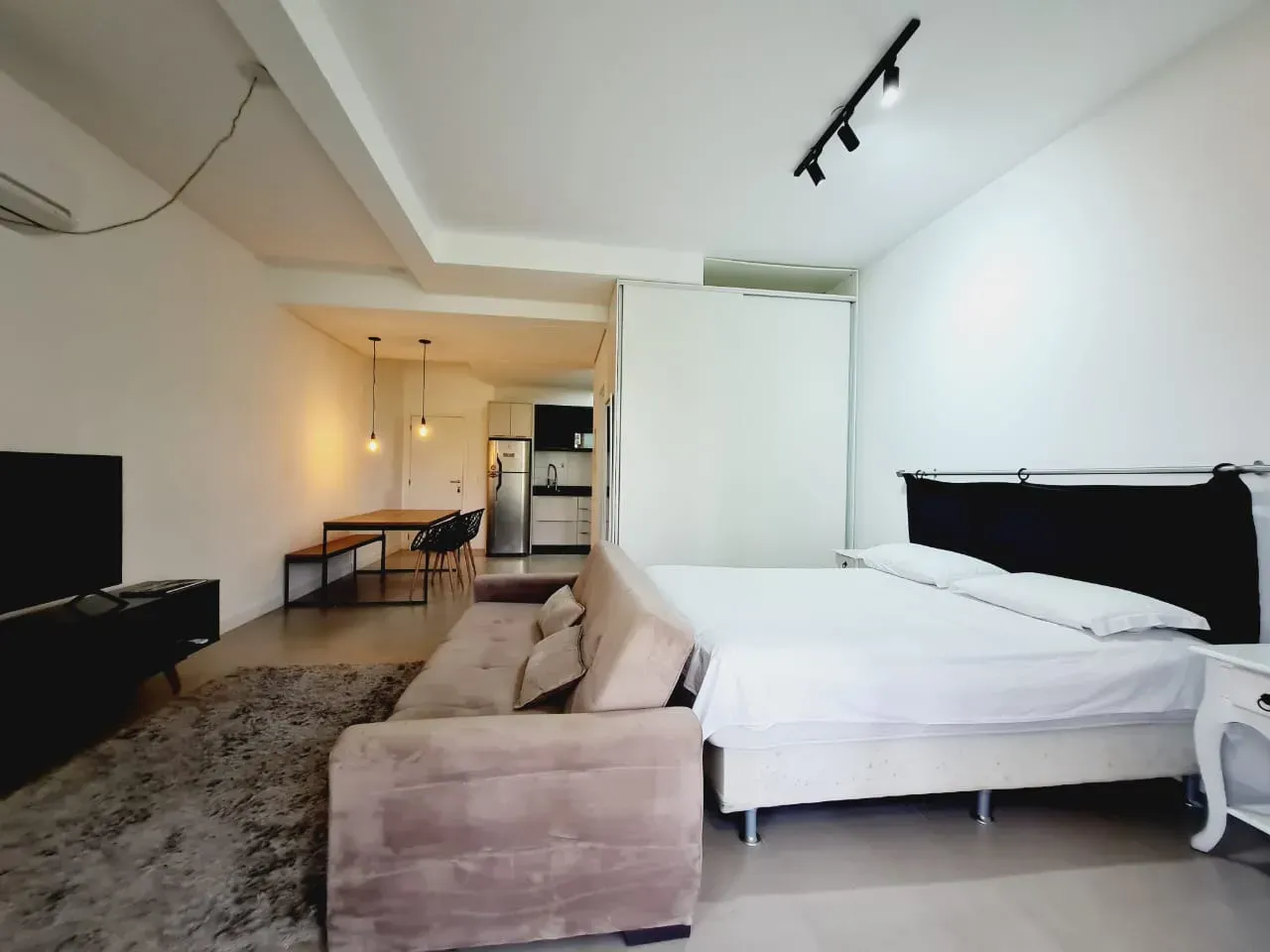 Studio with balcony grill and included parking spot — photo 48
