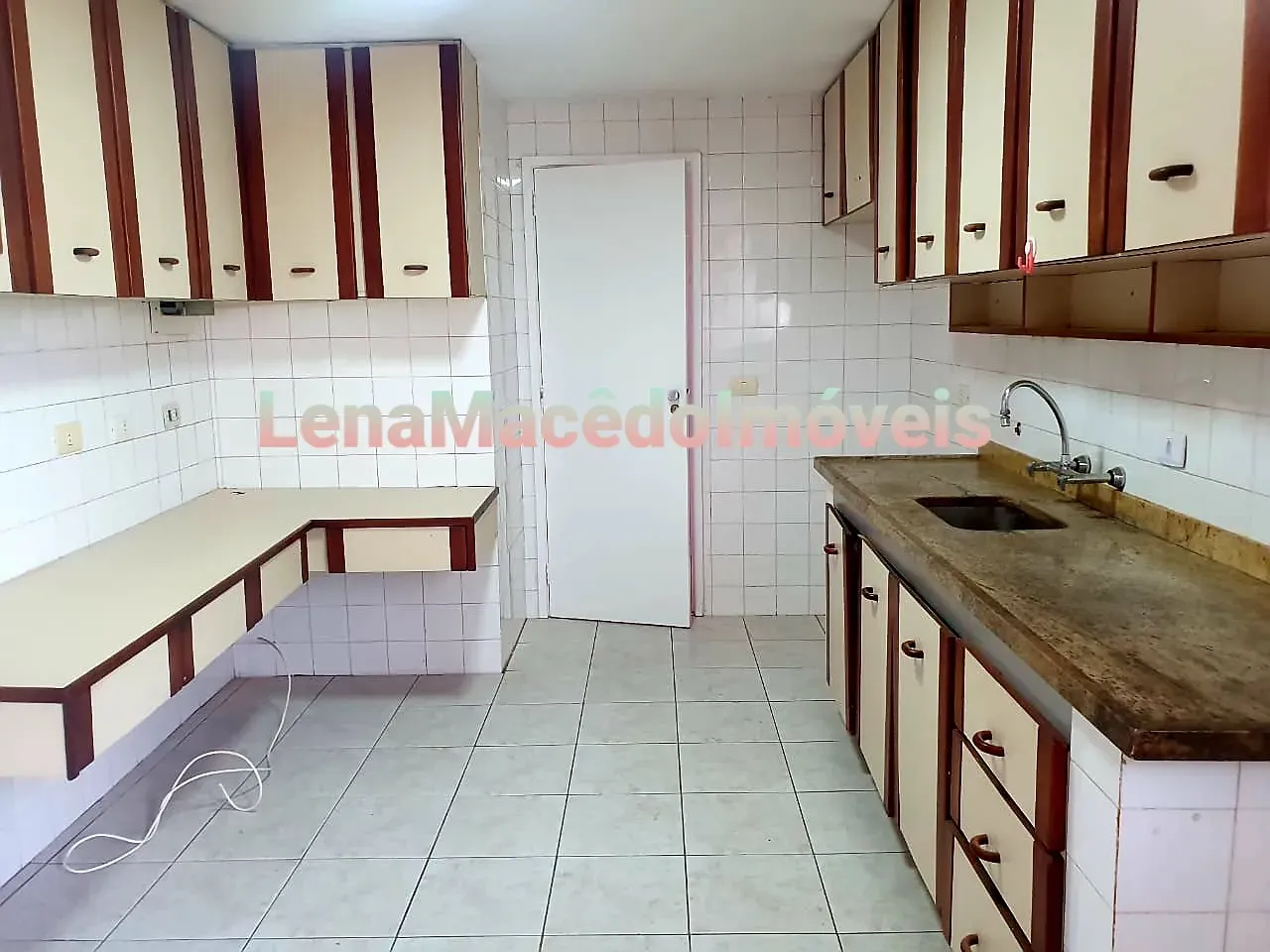 4-bedroom apartment with balcony and 1 parking space — photo 38