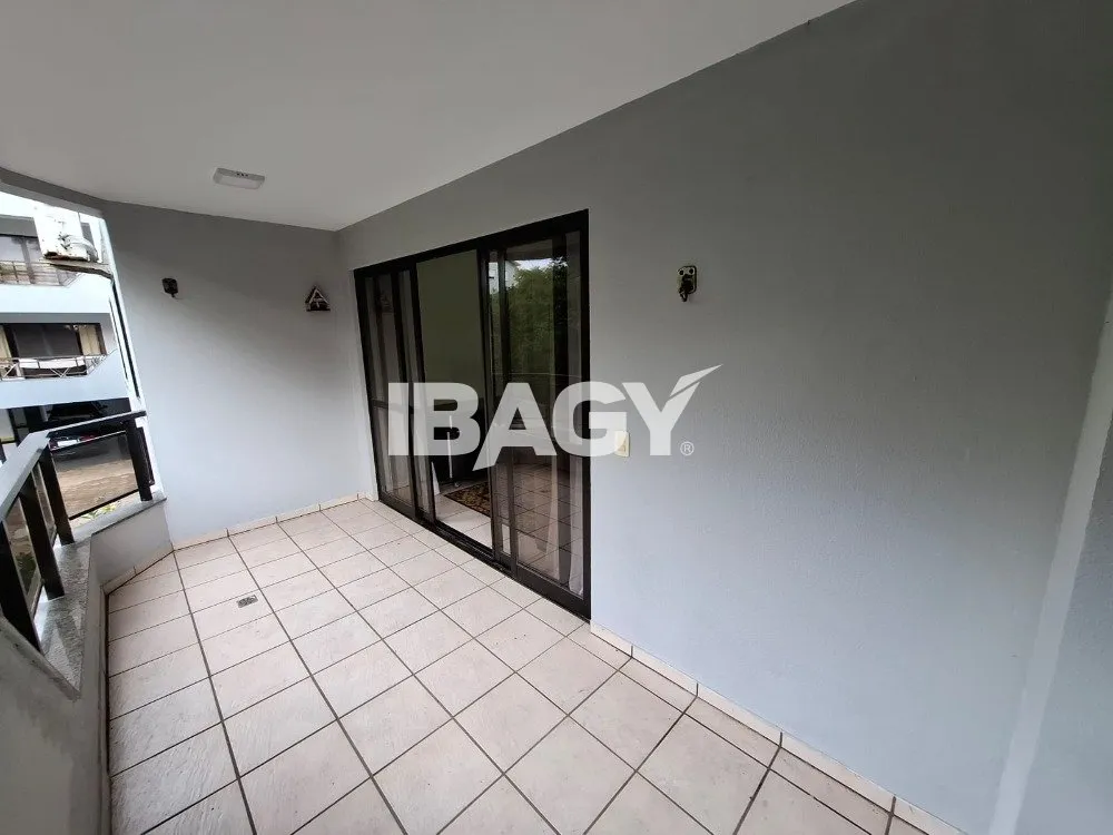Apartamento amueblado de 3 dormitorios con balcón y parrilla — photo 11