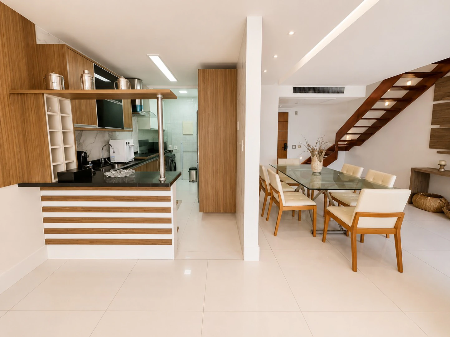 Furnished duplex penthouse with 2 en-suite bedrooms — photo 7
