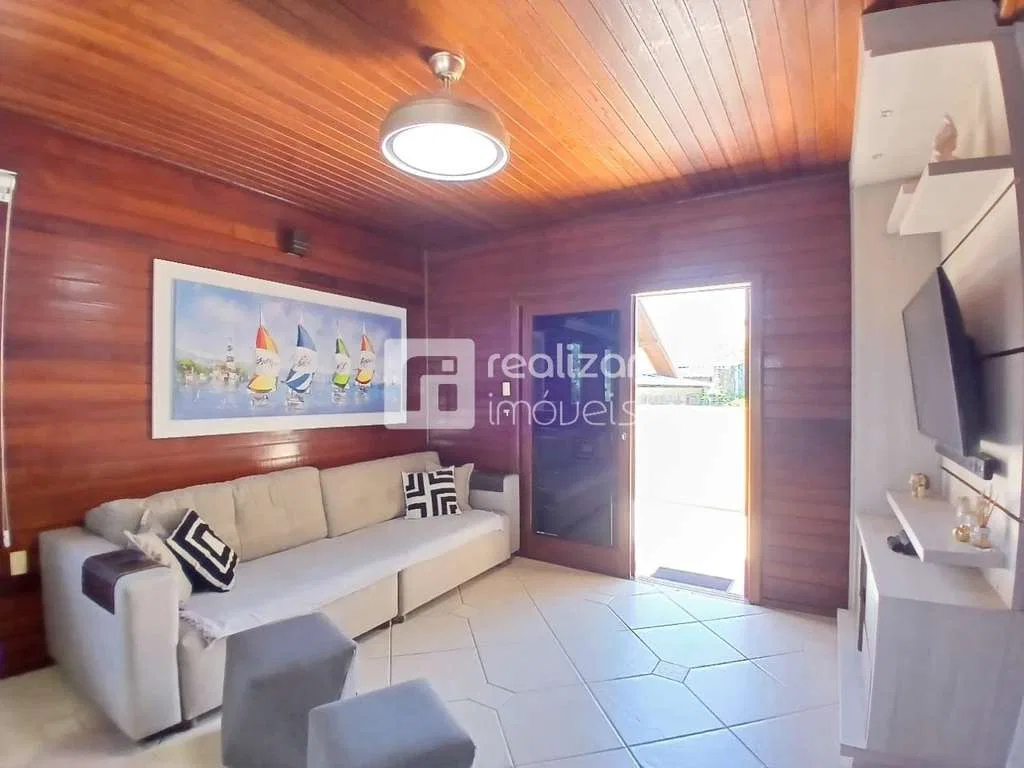 Casa sin amueblar con 3 dormitorios y balcón — photo 9