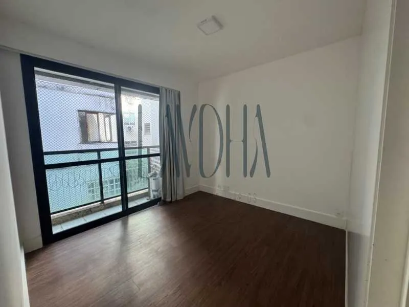 Apartment with 4 bedrooms and a separate kitchen — photo 10