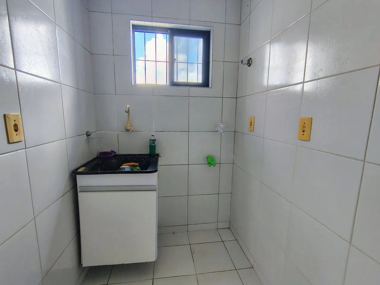 2-bedroom apartment in a building with a pool — photo 4