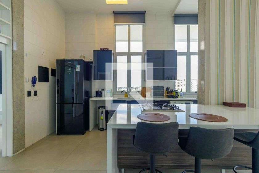 Furnished 136 m² 1-bedroom apartment with 2 parking — photo 11