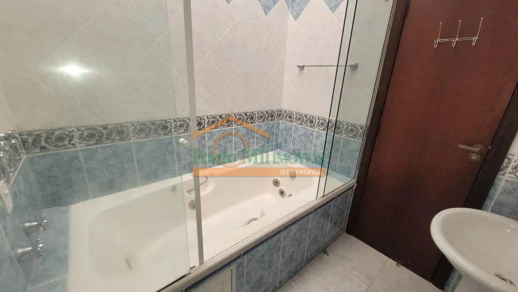 3-bedroom house with suite and separate closed kitchen — photo 15