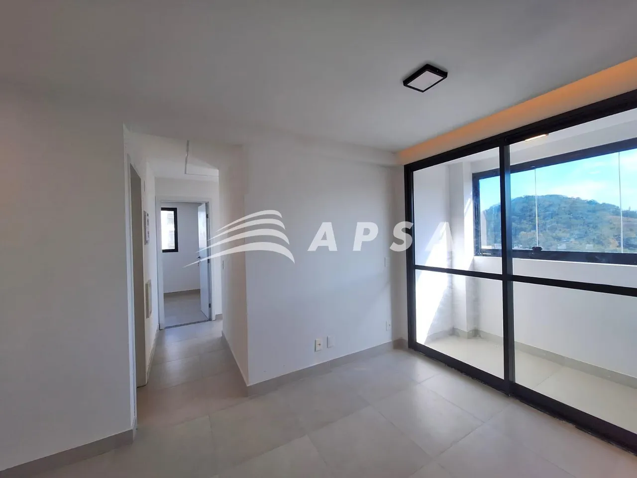 3-bedroom unfurnished apartment with open-plan kitchen — photo 14