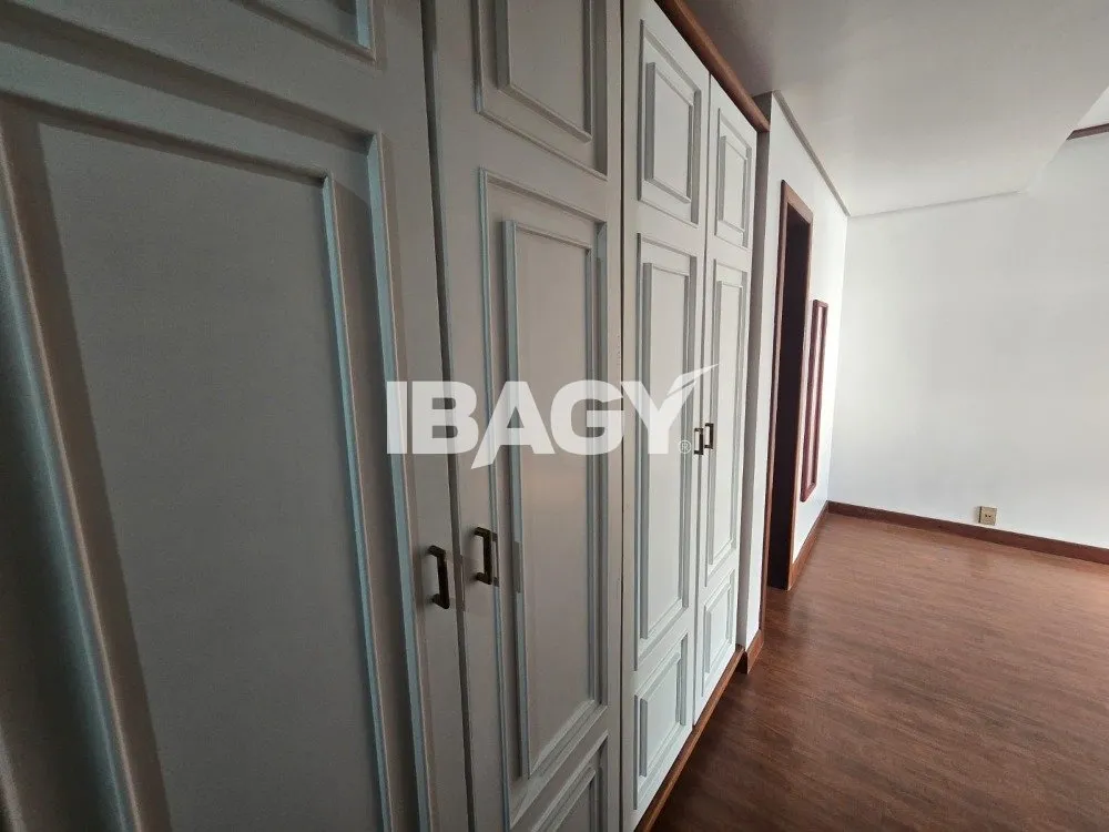 Furnished 512 m² apartment with a enclosed balcony — photo 21