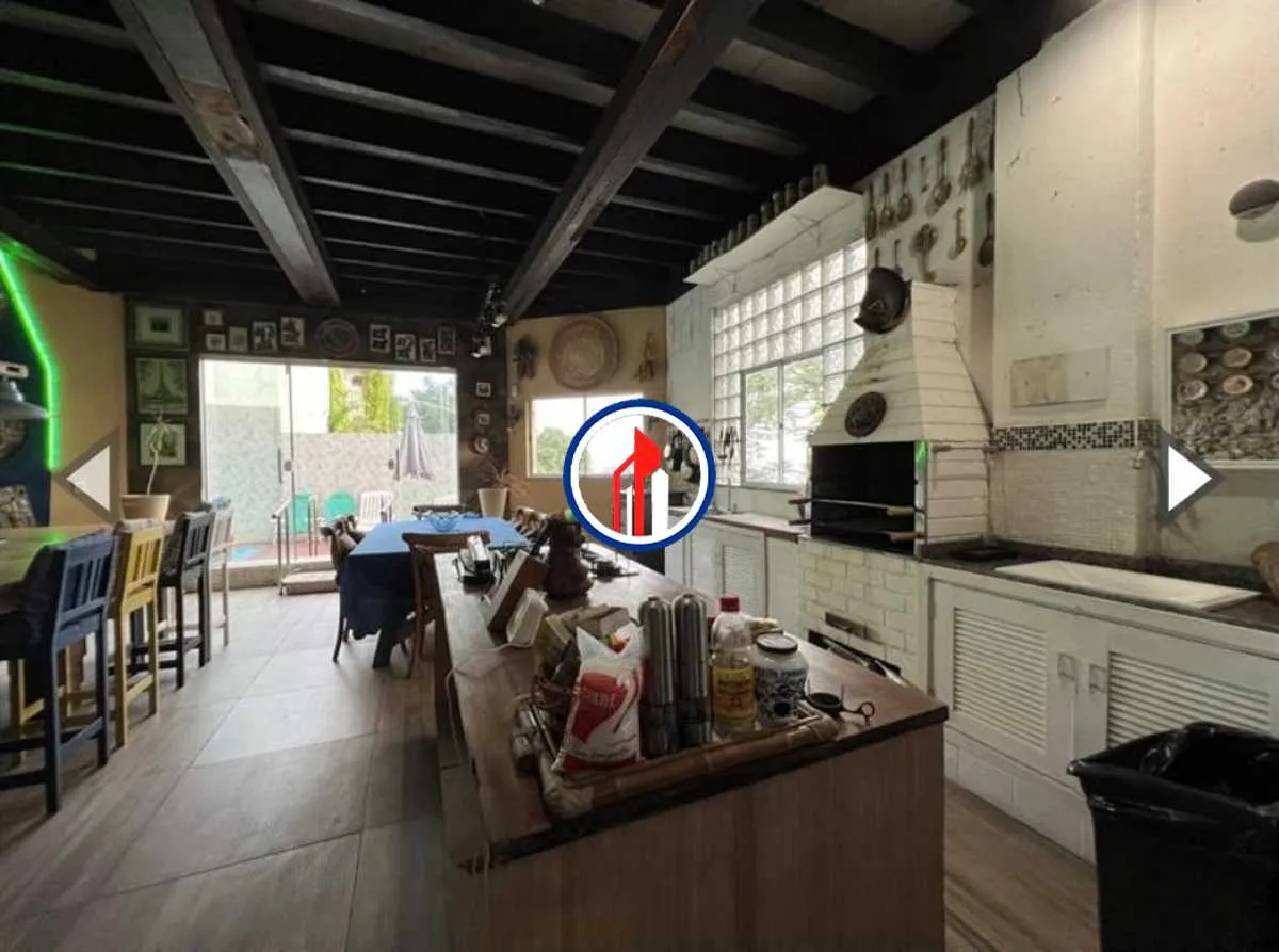Furnished condo house with 3 suites and a gourmet balcony