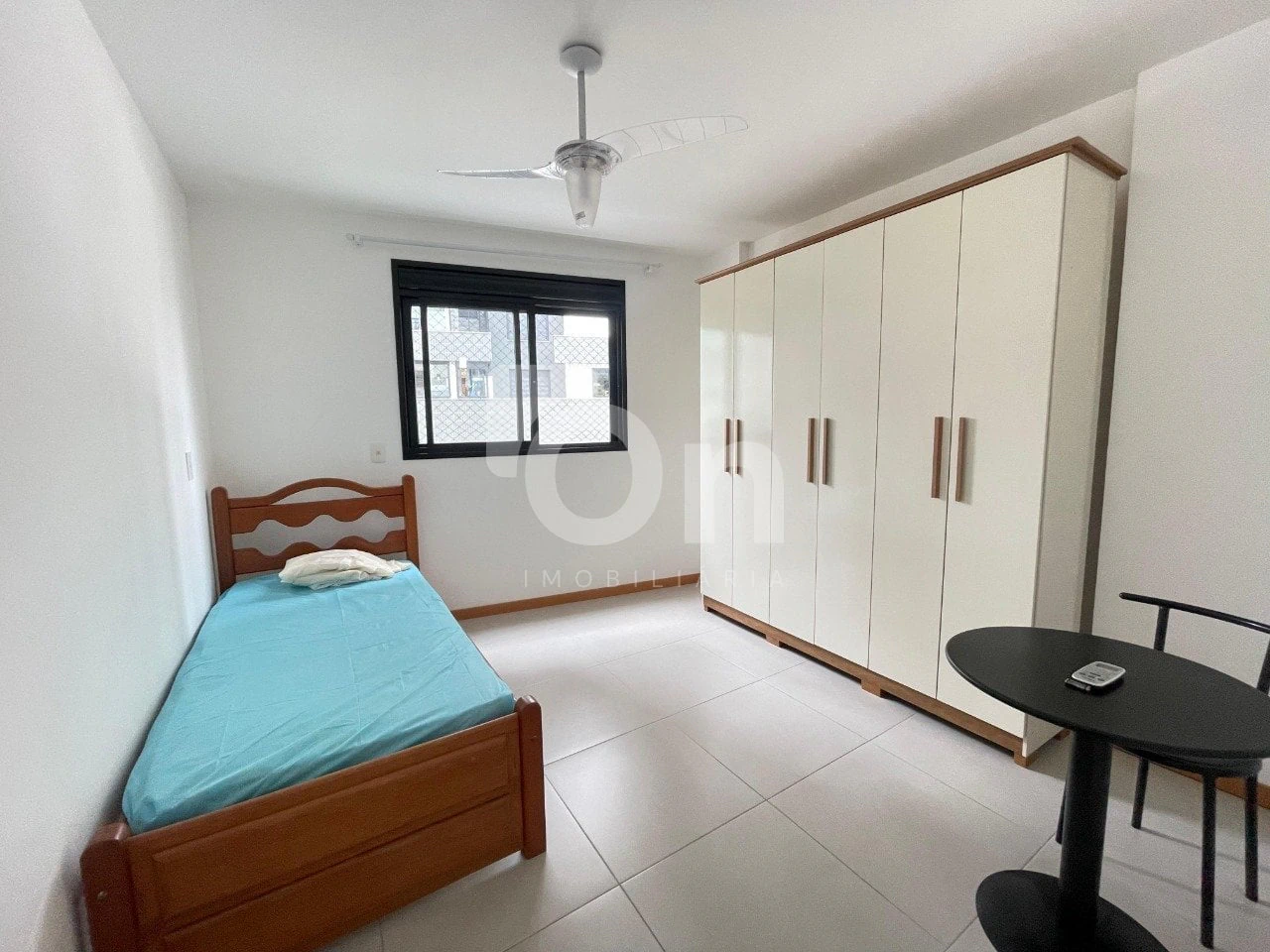 One-bedroom apartment with a mountain view in Florianópolis — photo 9