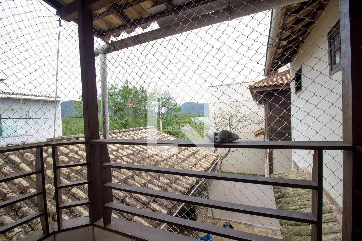 4-bedroom house with a private pool in Rio de Janeiro — photo 36