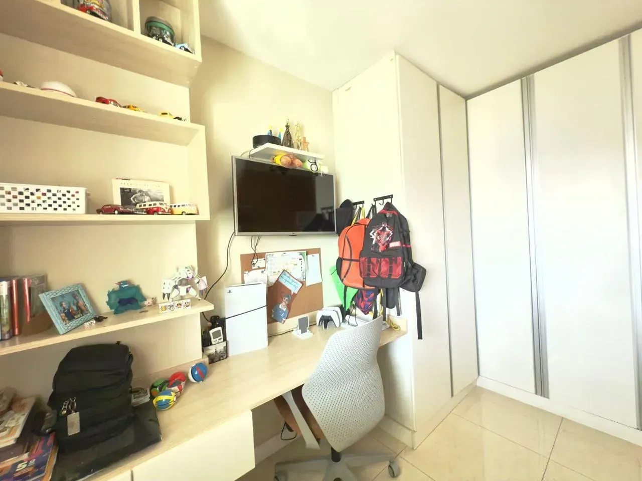Loft with 3 bedrooms, 3 baths, and 216 m² — photo 11