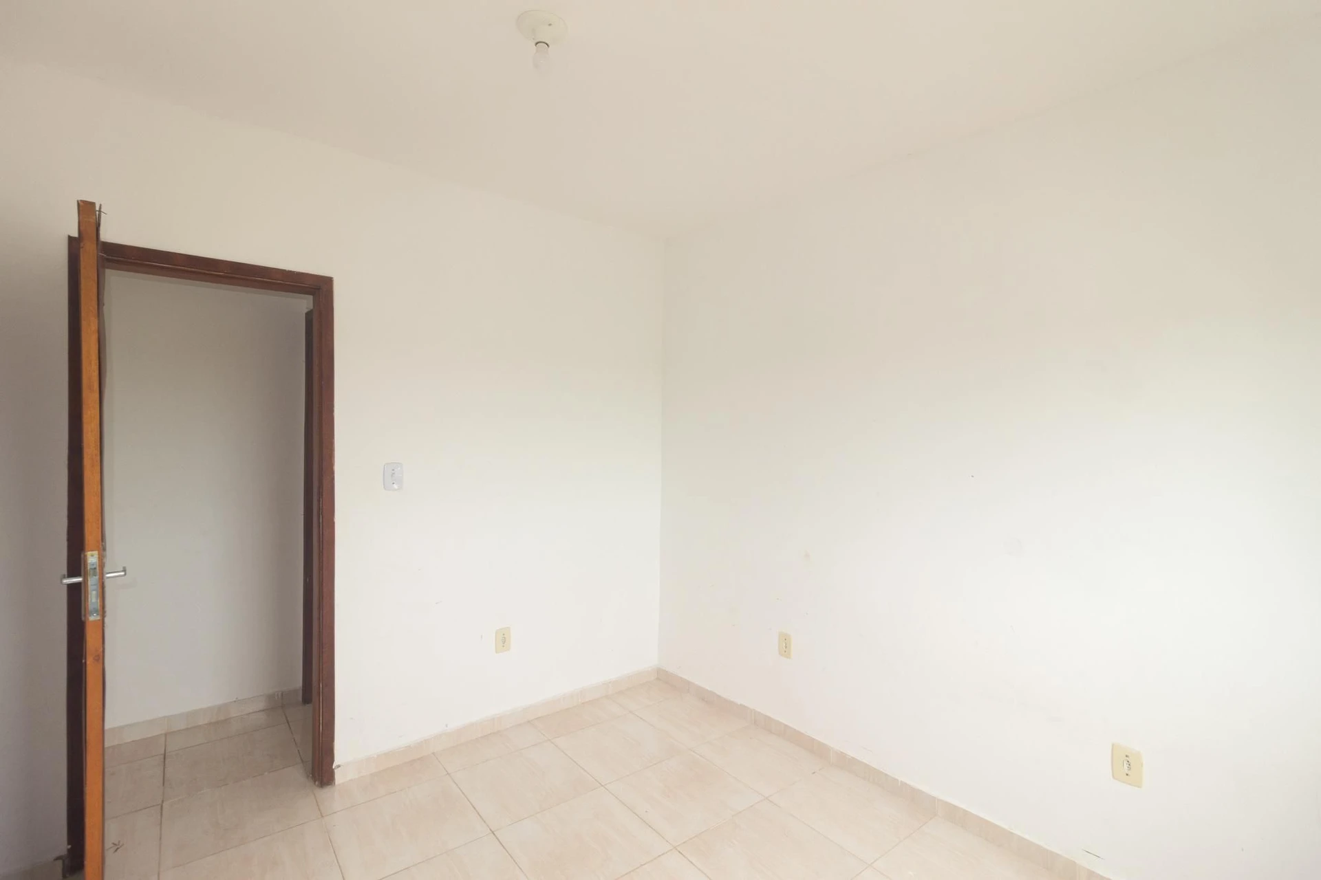 Unfurnished 2-bedroom apartment with 1 bathroom and pets — photo 29