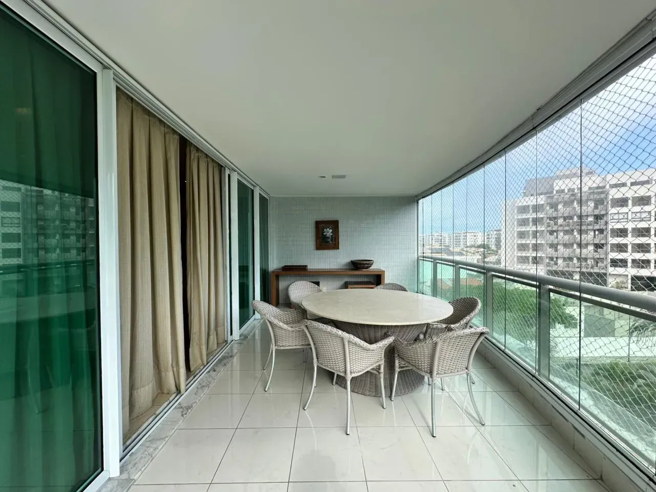Apartamento mobiliado com 4 quartos e cozinha fechada — photo 4