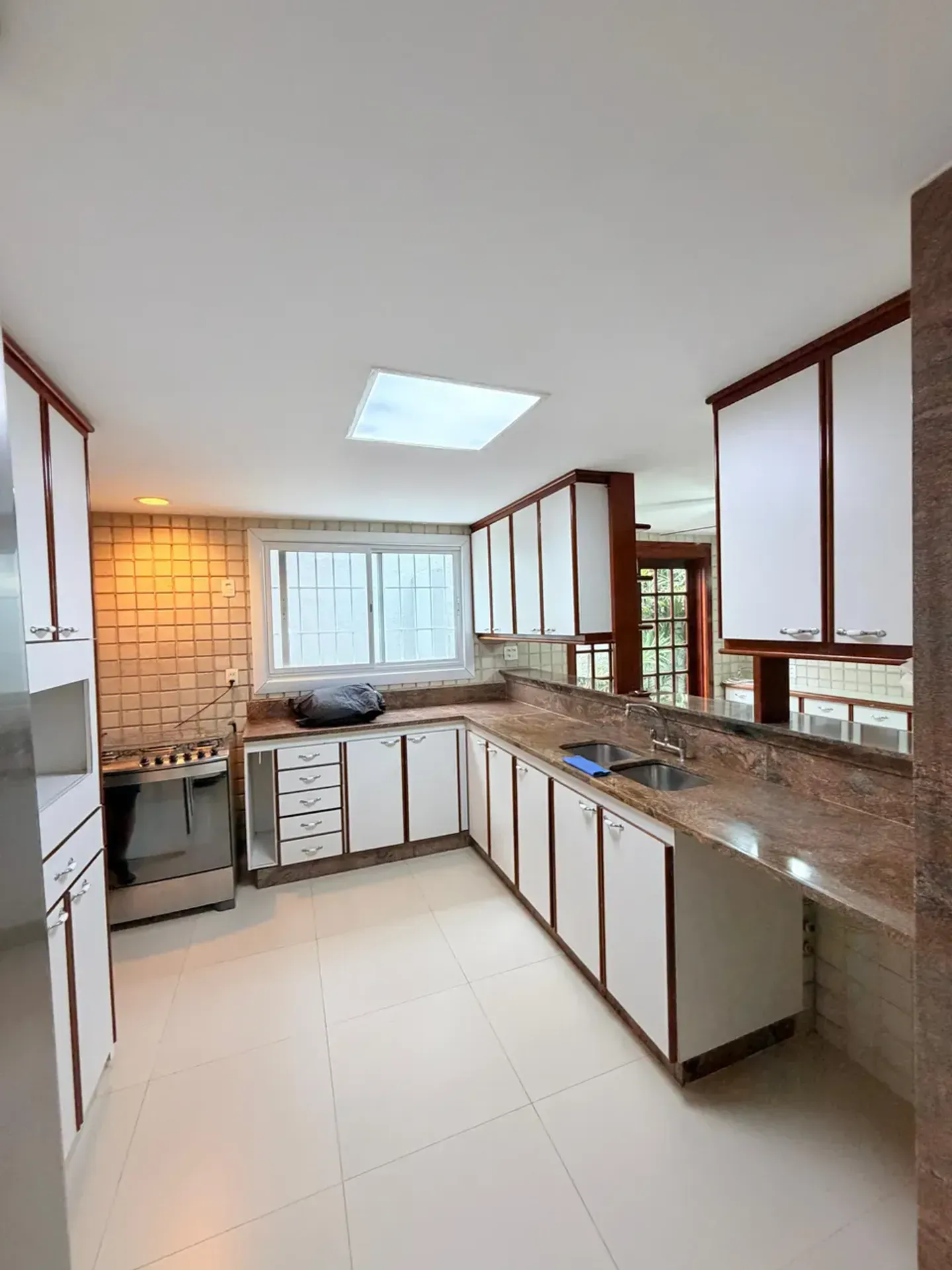 Casa com 5 quartos e 5 banheiros e varanda envidraçada — photo 29
