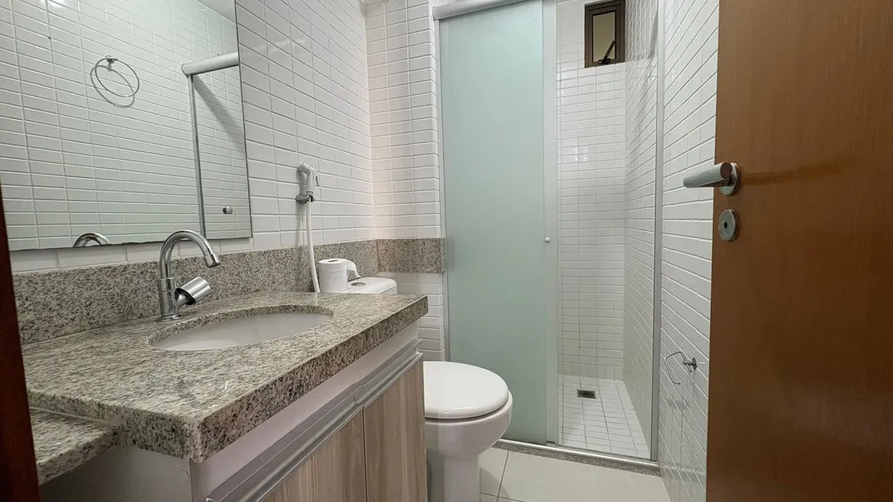Furnished 2-bedroom apartment with open kitchen and gas stove — photo 9