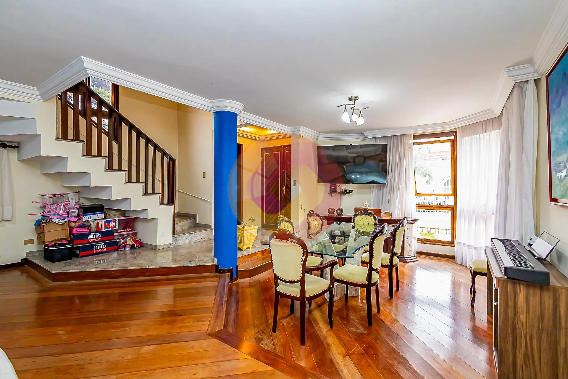 3-bedroom house with a washing machine in Curitiba