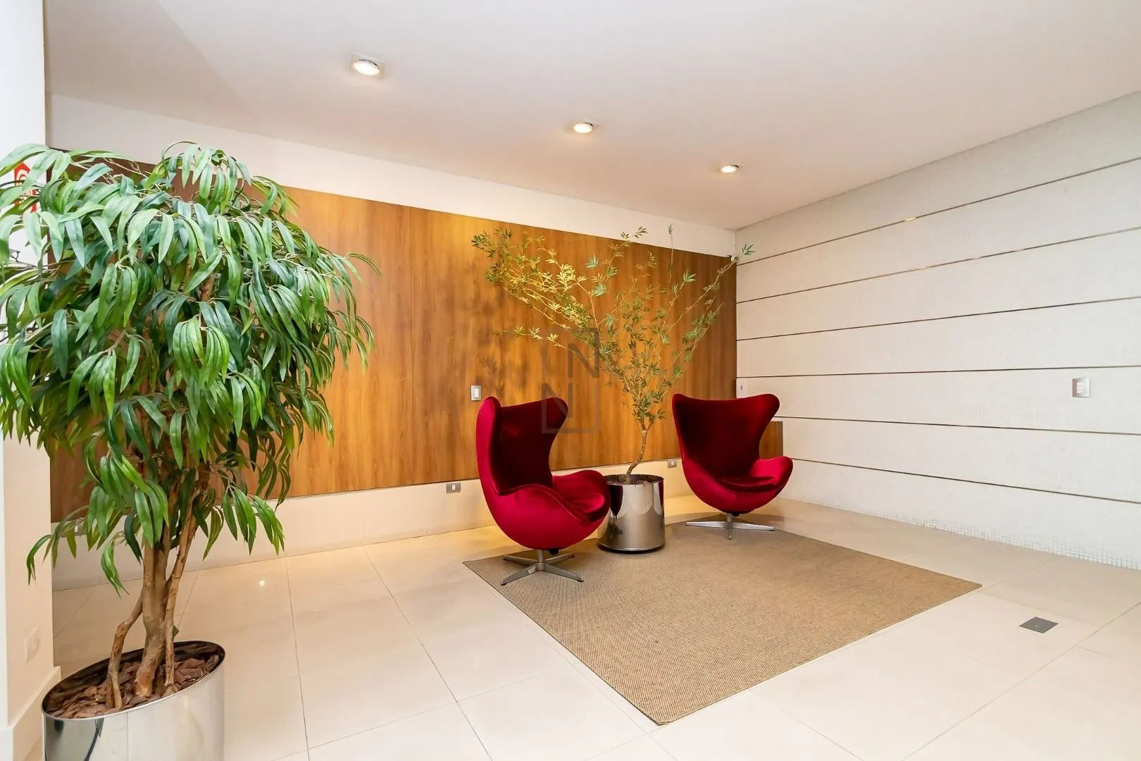 Apartment with 2 bedrooms and private garden area — photo 28