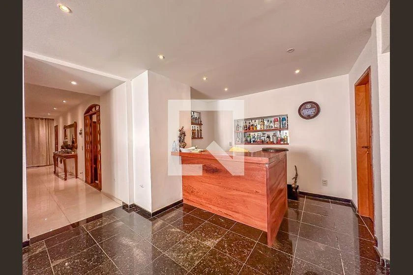 Мебльований будинок з 3 спальнями та 810 м² — photo 43