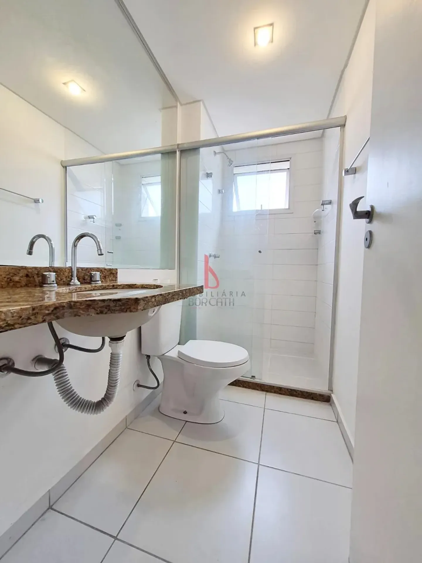 One-bedroom apartment in a building with a sauna — photo 39