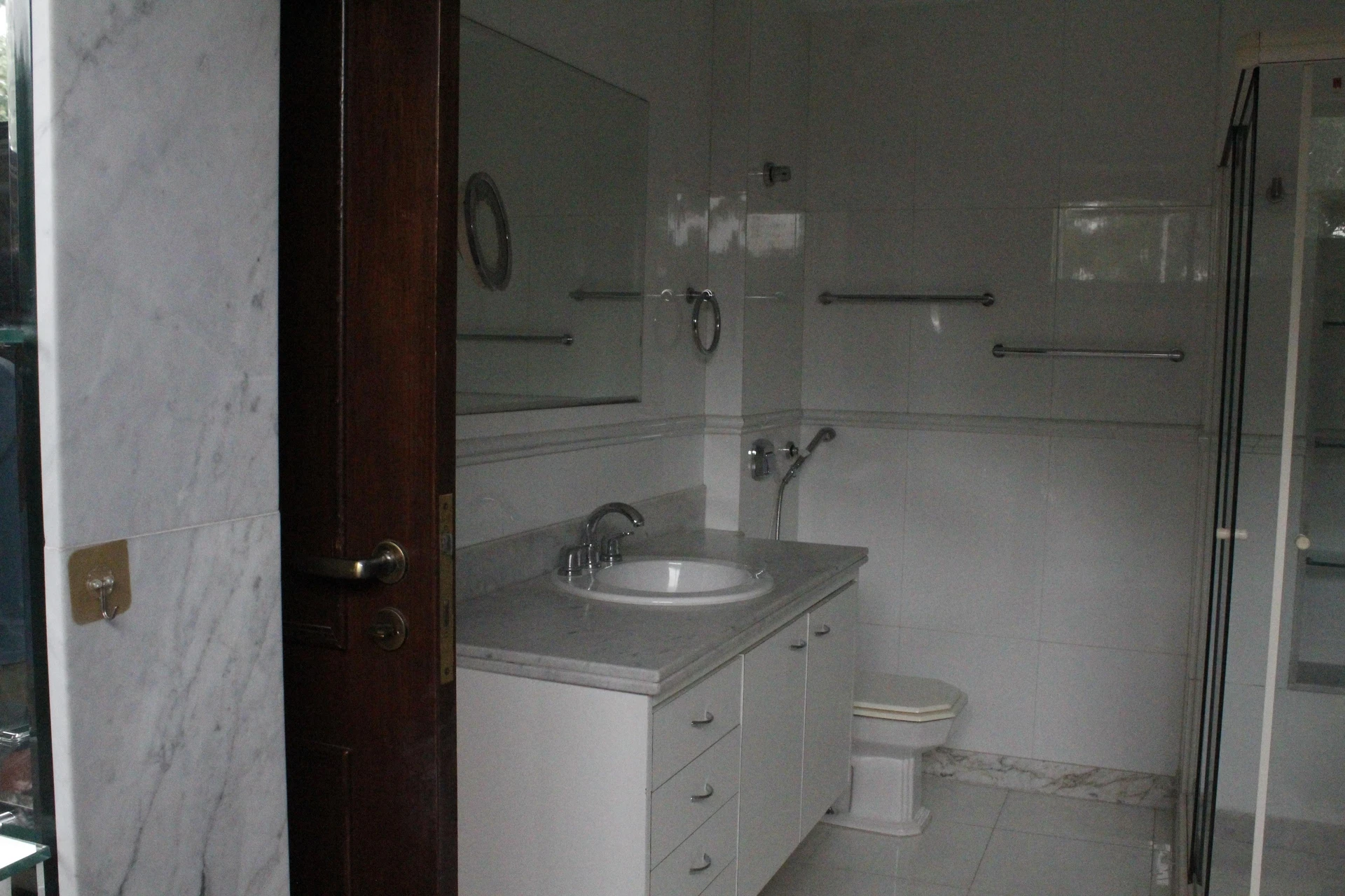 House with 5 bedrooms and 5 parking spaces — photo 21
