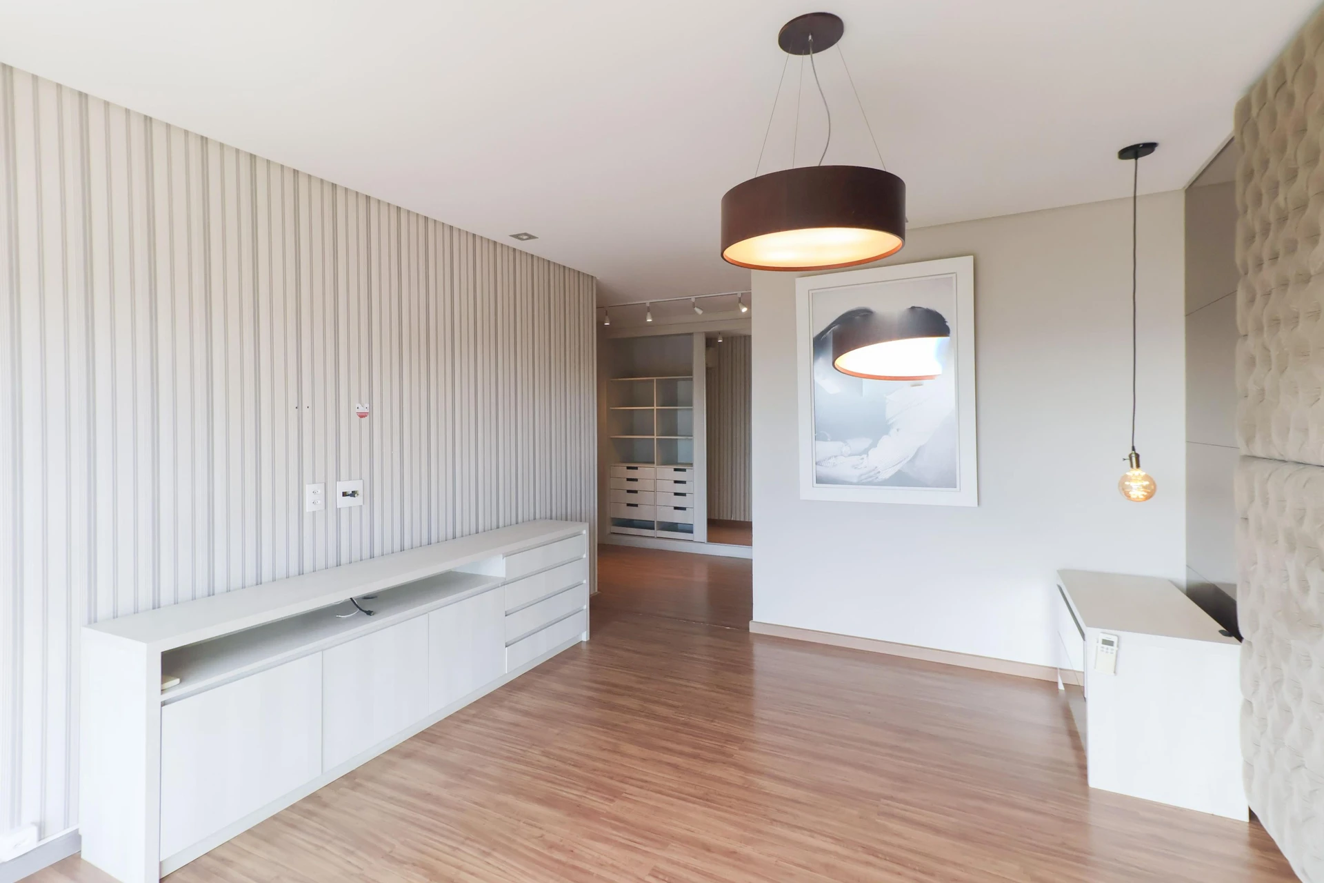 Furnished apartment, 266 m², with a bathtub — photo 9